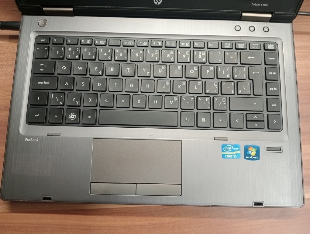 predám na diely notebooky HP 2. - 3