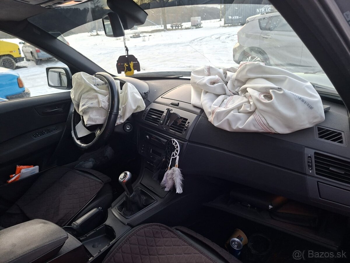 Havarované BMW X3 3.0l 150kw r.v.2004 - 3