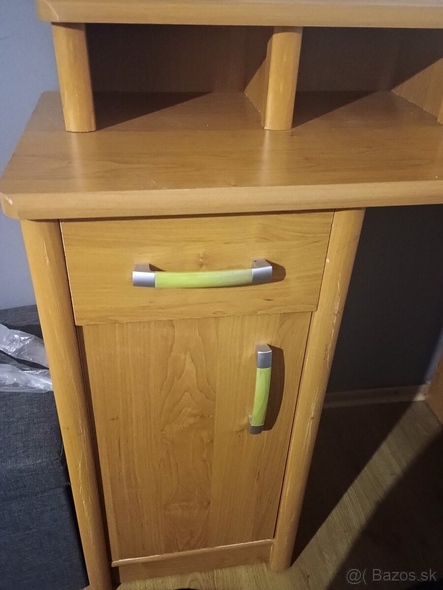 Kozmeticky stolik - 3
