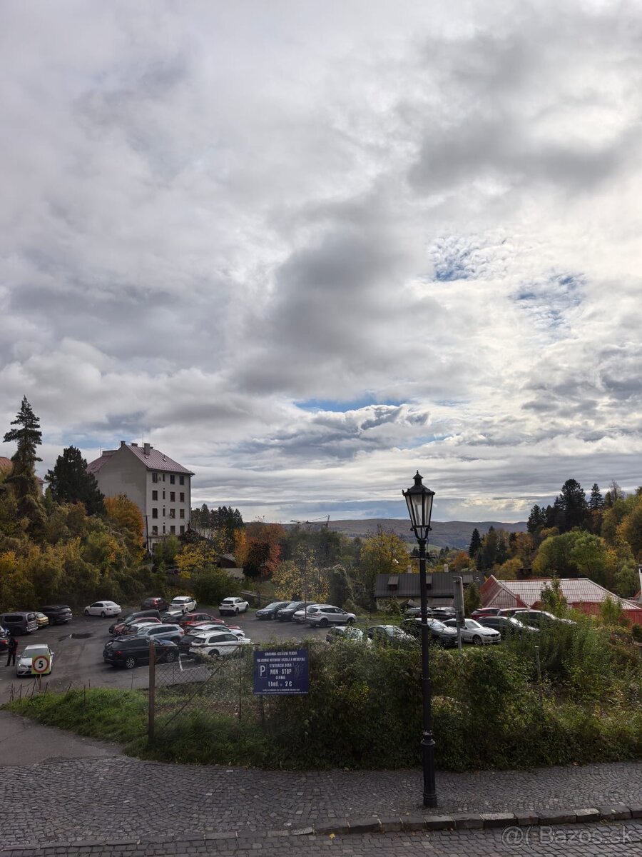 REZERVOVANÉ - Byt - centrum Banská Štiavnica 47m² - 3