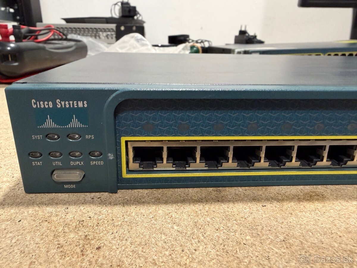 Cisco Catalyst 2950-24 - 3