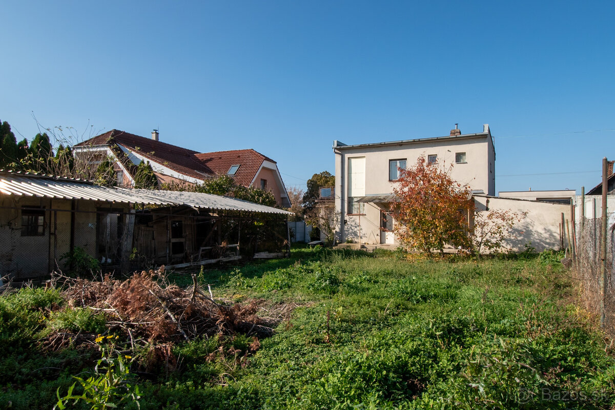 Starší trojpodlažný dom blízko centra - 3