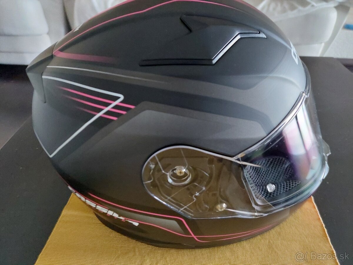 Motorkárska prilba - 3