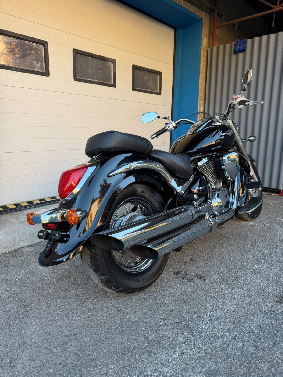 Suzuki Intruder C800 - 3