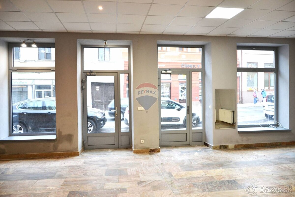 Na predaj jedinečná budova v meste Lučenec - 3