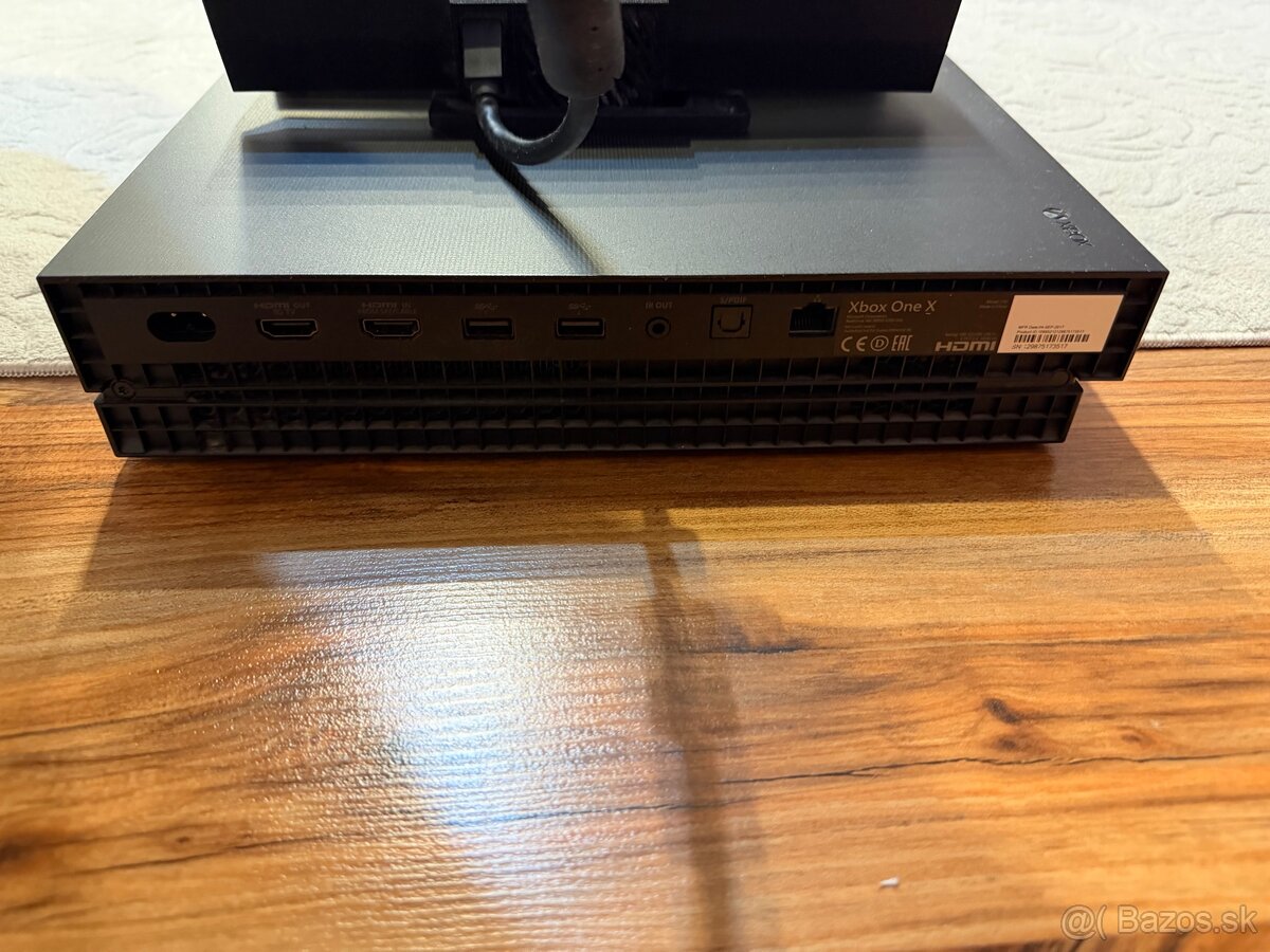 XBOX ONE X Project Scorpio + Kinect - 3