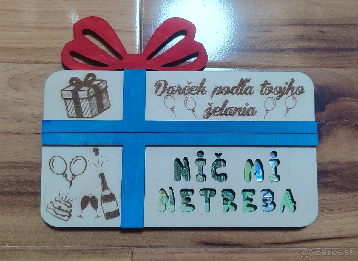 Drevená darčeková karta na peniaze v tvare darčeka "Nič mi - 3