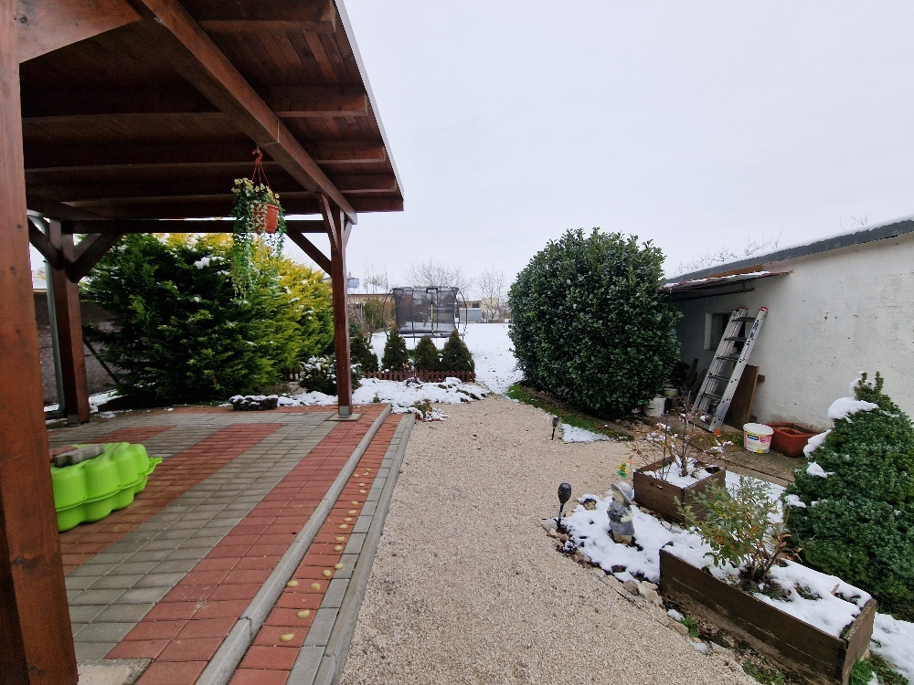 Rodinný dom na 1575m2 pozemku v Pate na predaj - 3