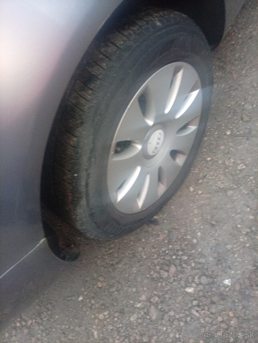 Rozpredám Audi A6 C6 sedan 2.0tdi 6manual - 3