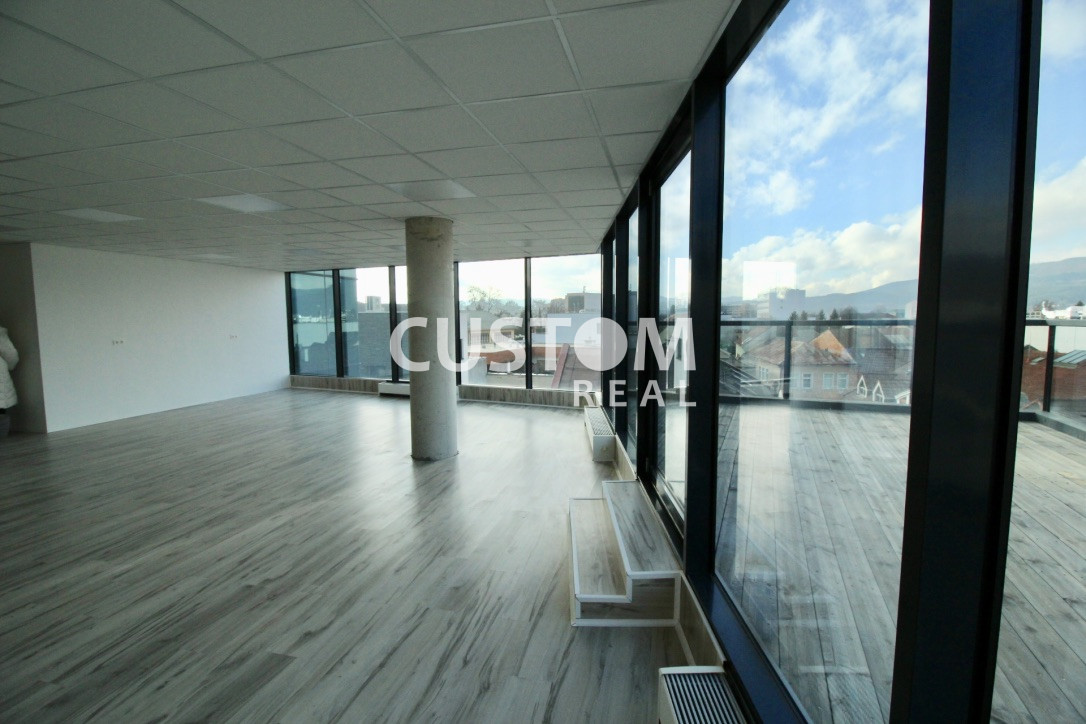 Luxusný kancelársky priestor s terasou centrum - 3
