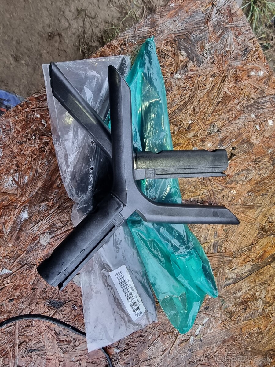 Nožky na televízor ( stojan ) Hisense a Samsung - 3