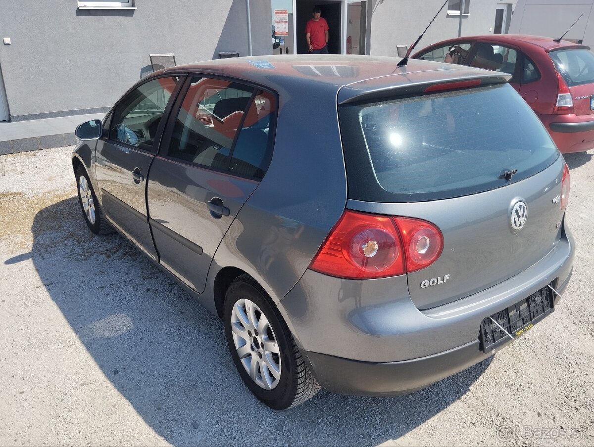 Volkswagen Golf V 1.9 TDI ROZPREDÁM - 3