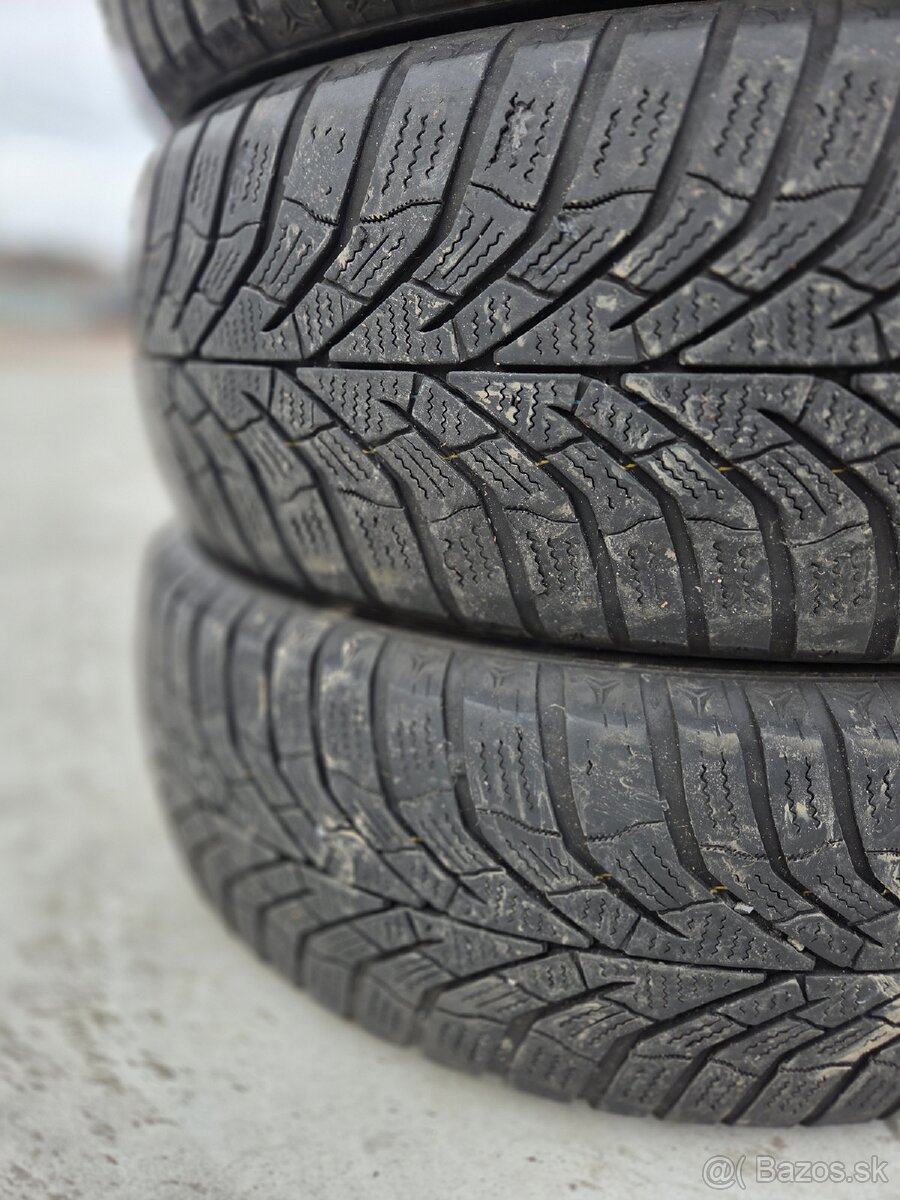 Kumho Winter WP52 195/65r15 sada zimna - 3