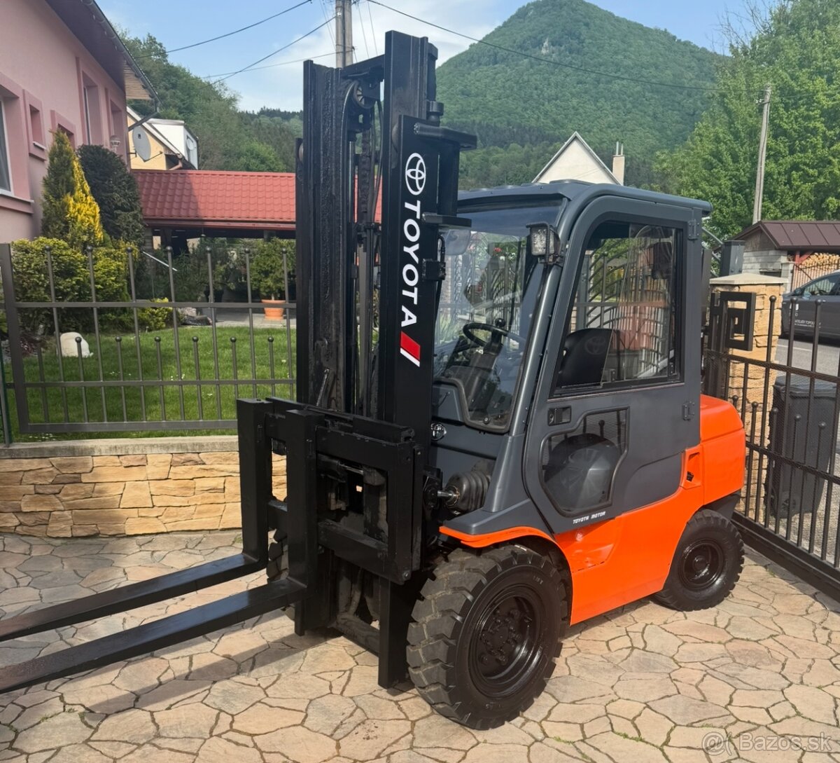 TOYOTA - VZV - 3,5 TONY - DIESEL - KABÍNA - PREDÁM - 3