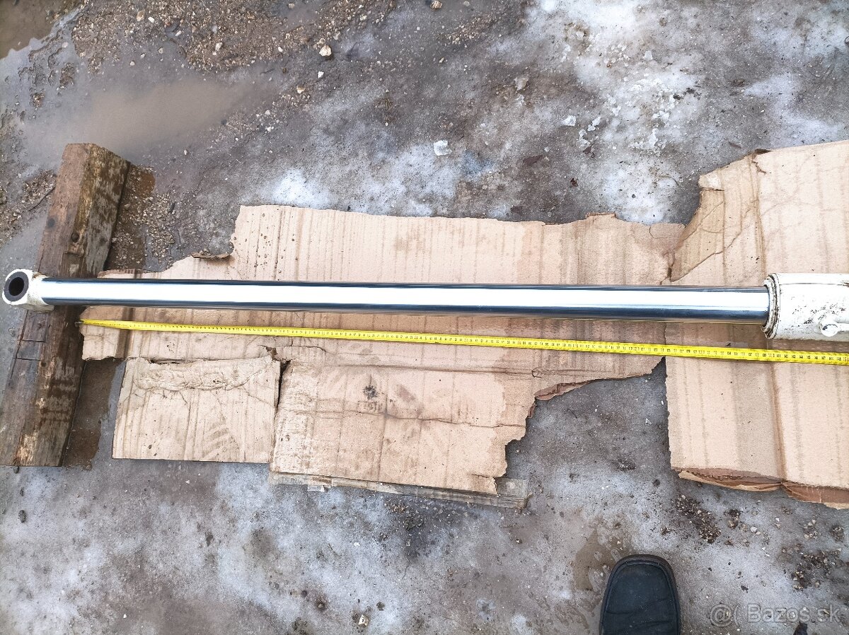 Predám hydraulický piest - 3