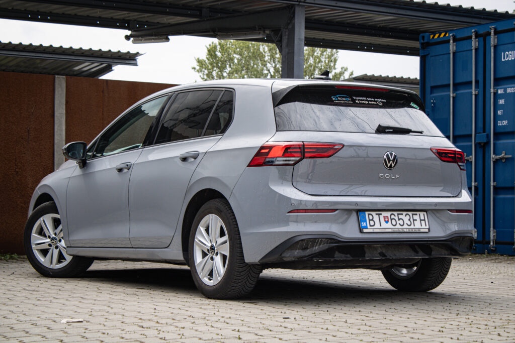 Volkswagen Golf Life 1.5 TGI Benzín + CNG - 3