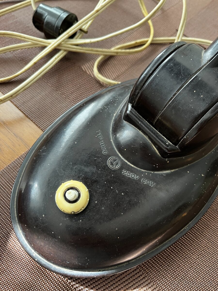 Stolná bakelitová lampa – typ 11126, funkcionalizmus / Wells - 3