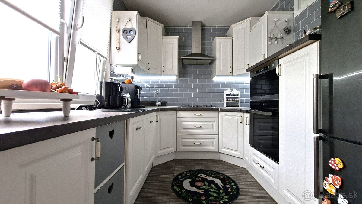 REZERVOVANÉ - Pekný 3.-izbový byt s loggiou po kompletnej re - 3