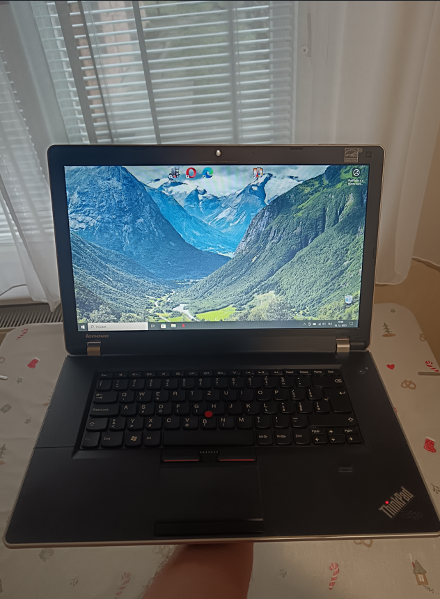 Lenovo Think Pad Edge - 3