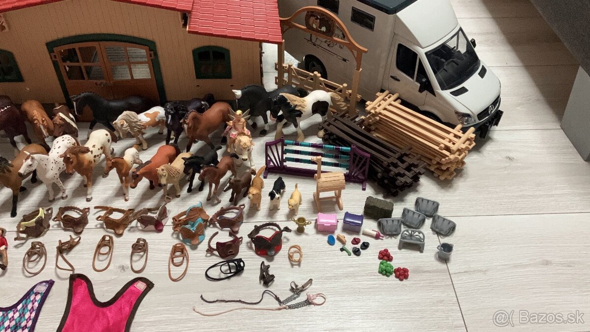Schleich kone,stajna,doplnky - 3
