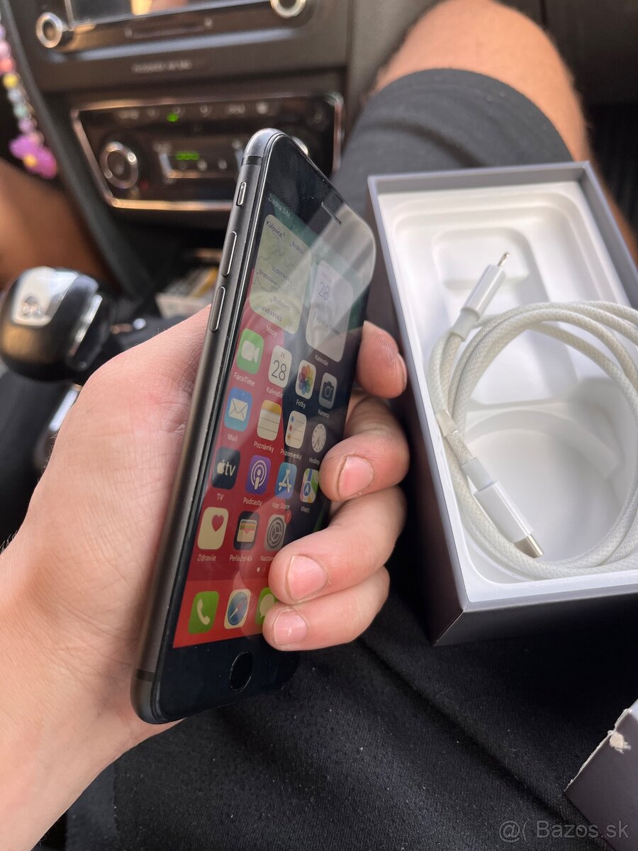 iPhone 8 64GB - 3