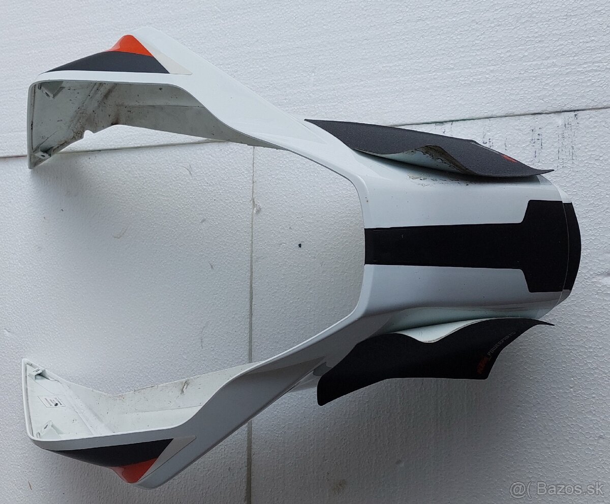 Ktm duke 890r biely plastový kryt nádrže - 3