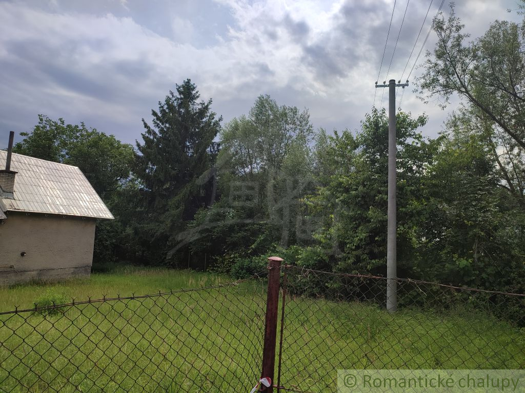 Pozemok vhodný na výstavbu s rozlohou 700 m2 v obci Štiavn - 3