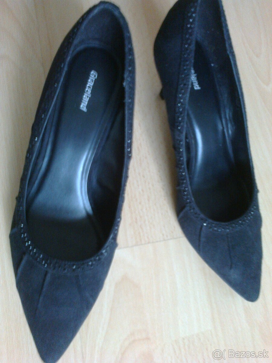 Čierne lodičky a vysolé tenisky č.41. - 3
