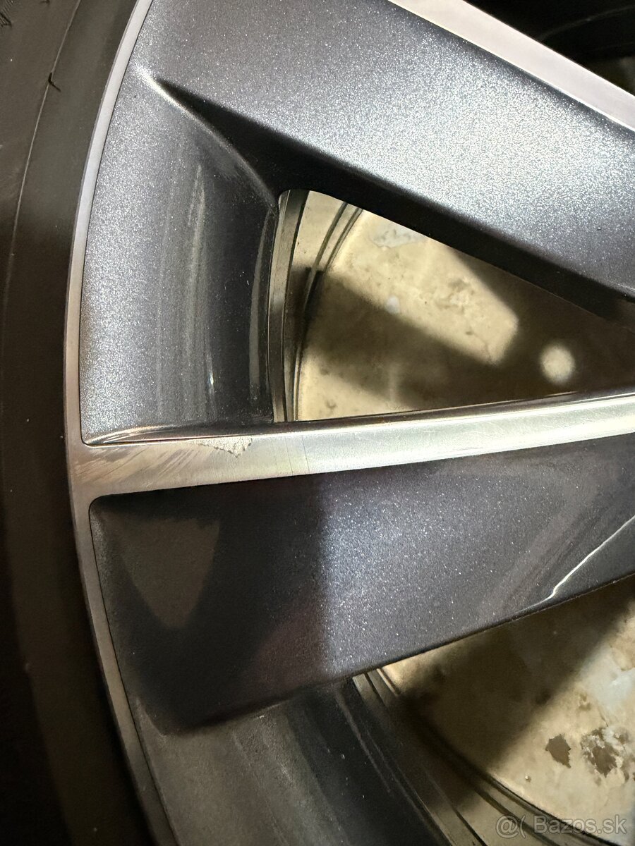 Škoda Pegasus 5x112 r18 235/45 - 3