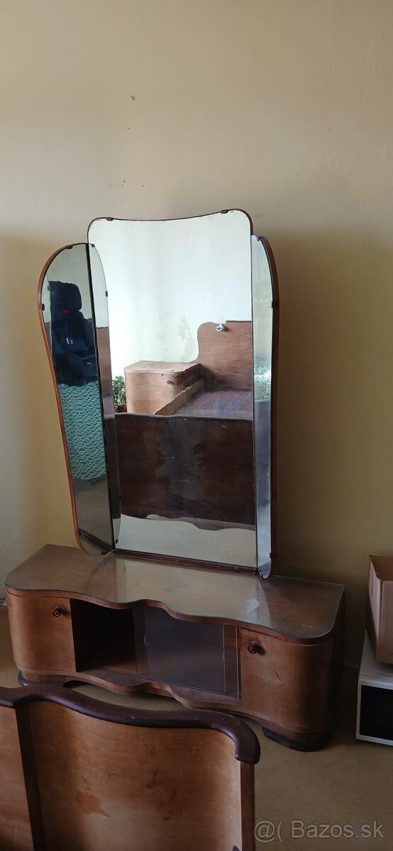 Starožitný nábytok - 3