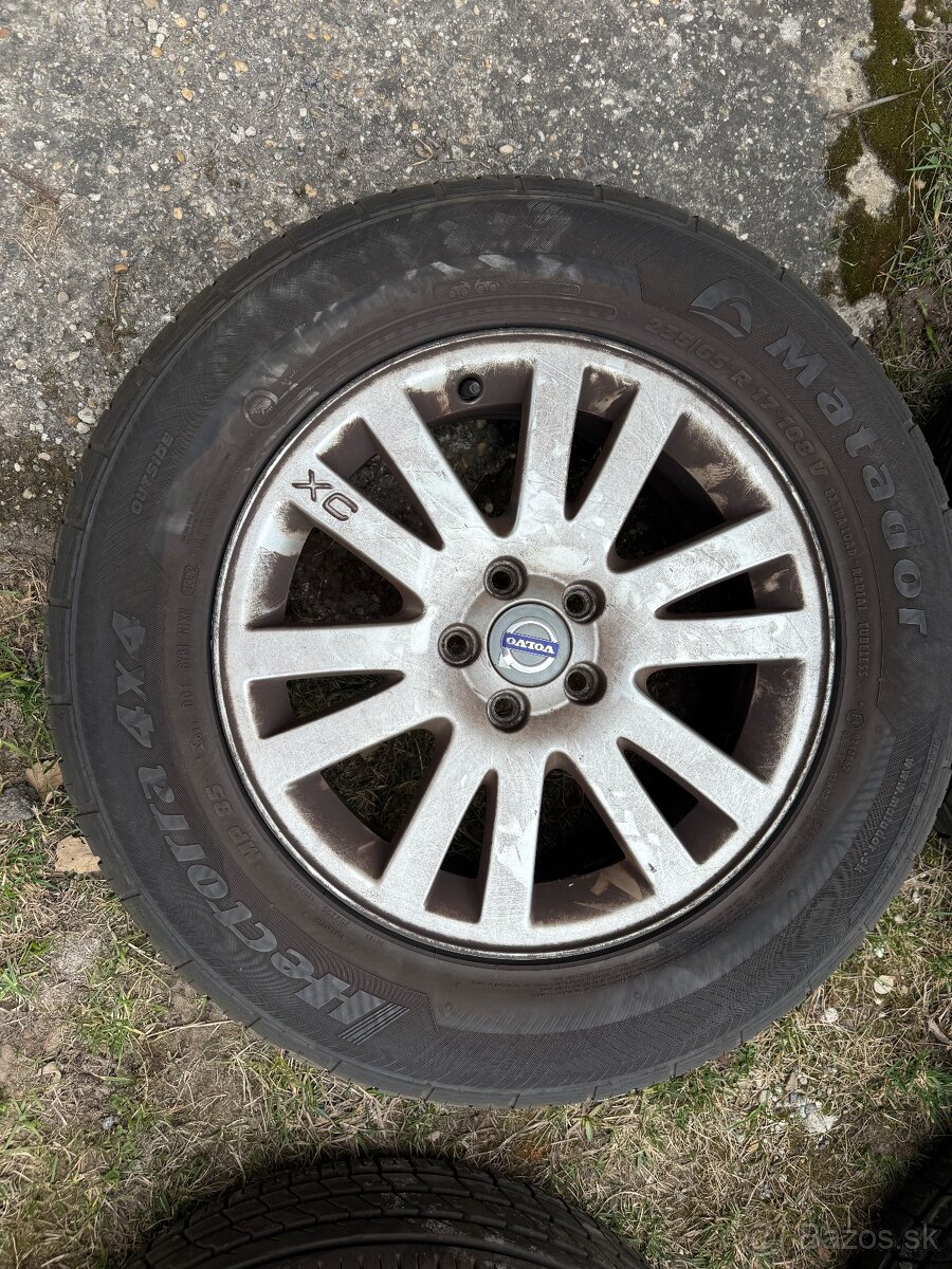 5x108 235/65 R17 - 3