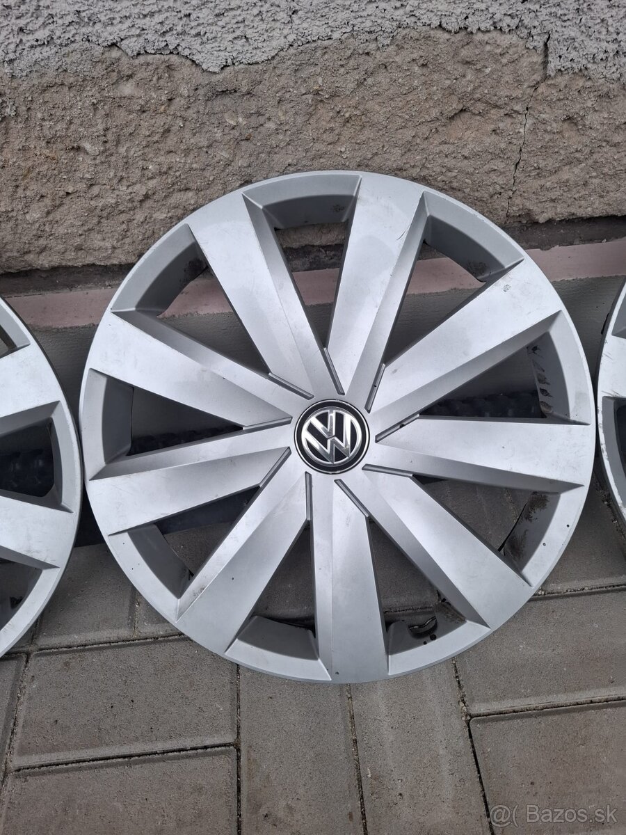 Zachovale puklice VW GROUP / Volkswagen R16. - 3