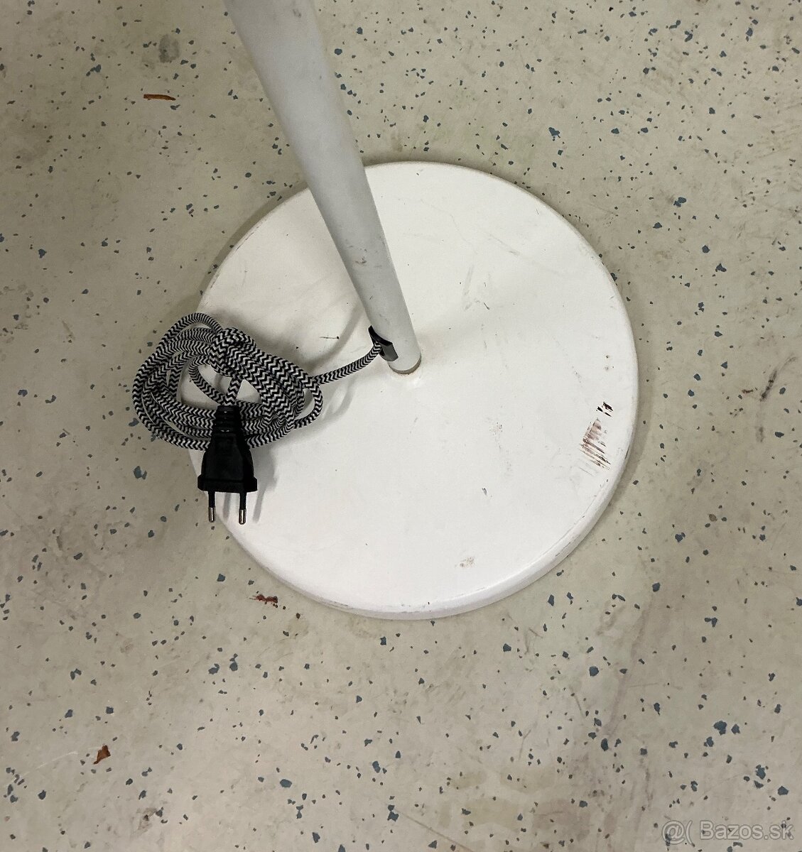 Vysoká IKEA Ranarp Lampa poškodenia farby - 3