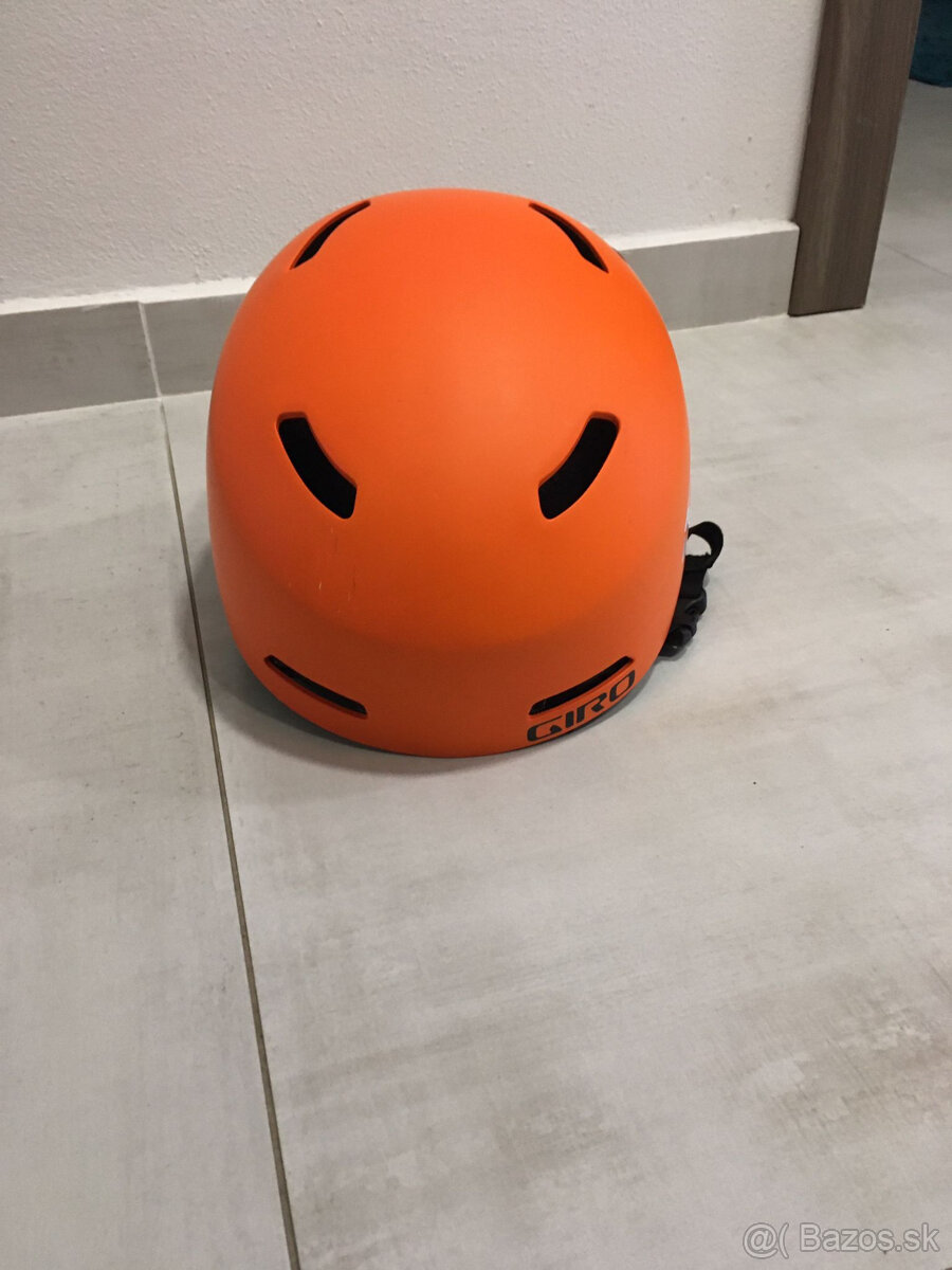 Giro- lyziarska helma v super stave - 3