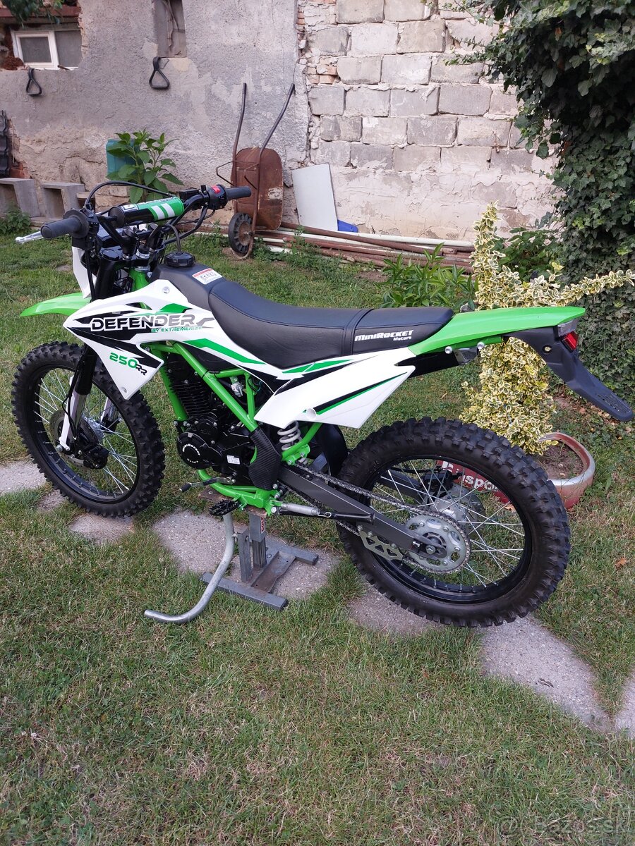 Enduro Defender 250ccm
