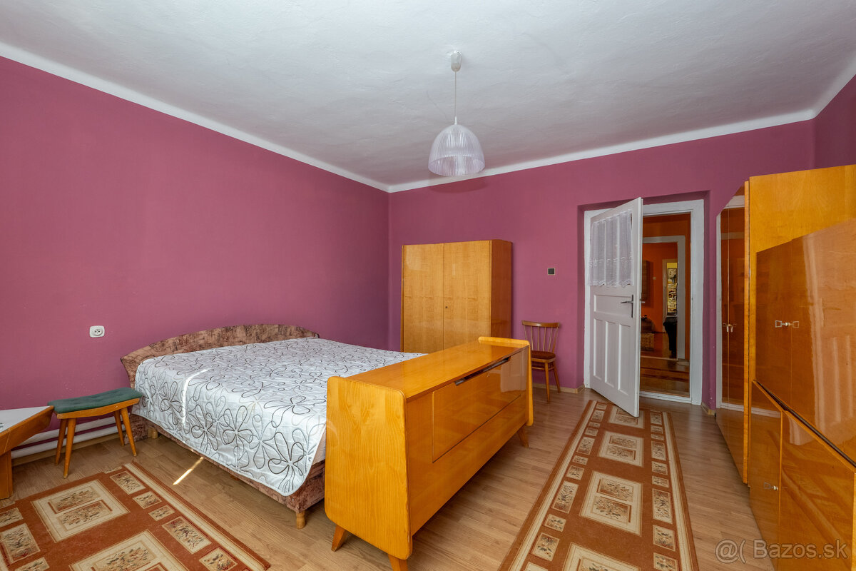 Rodinný dom s veľkým pozemkom | 2 064 m² | Komárovce - 3