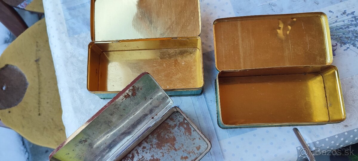 Staré krabičky Singer, Bernina - 3