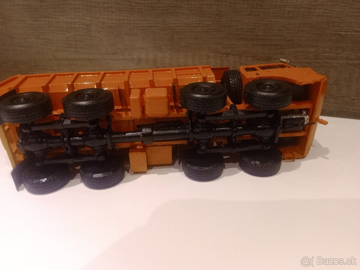 Tatra 813 8x8 S1. 1/43 1:43 - 3