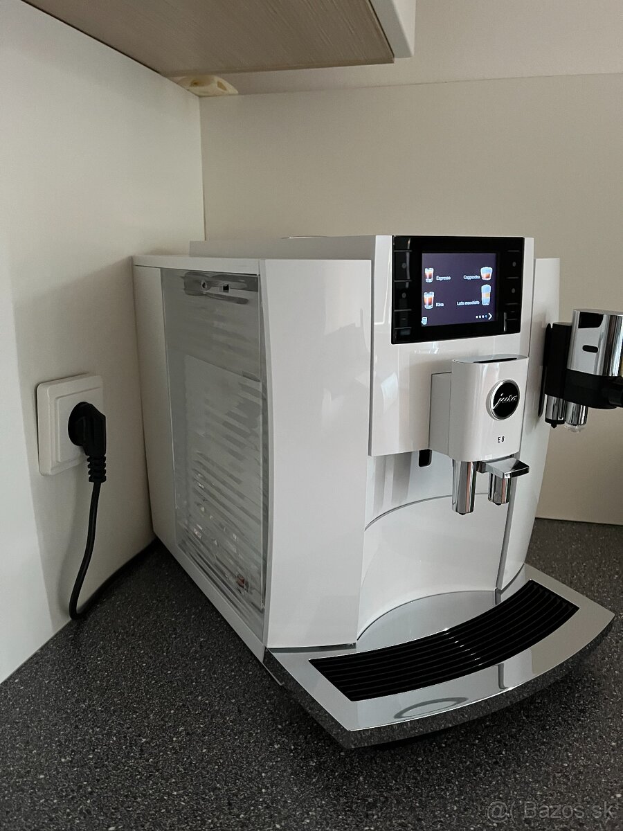 Predám kávovar JURA E8 Piano White - 3
