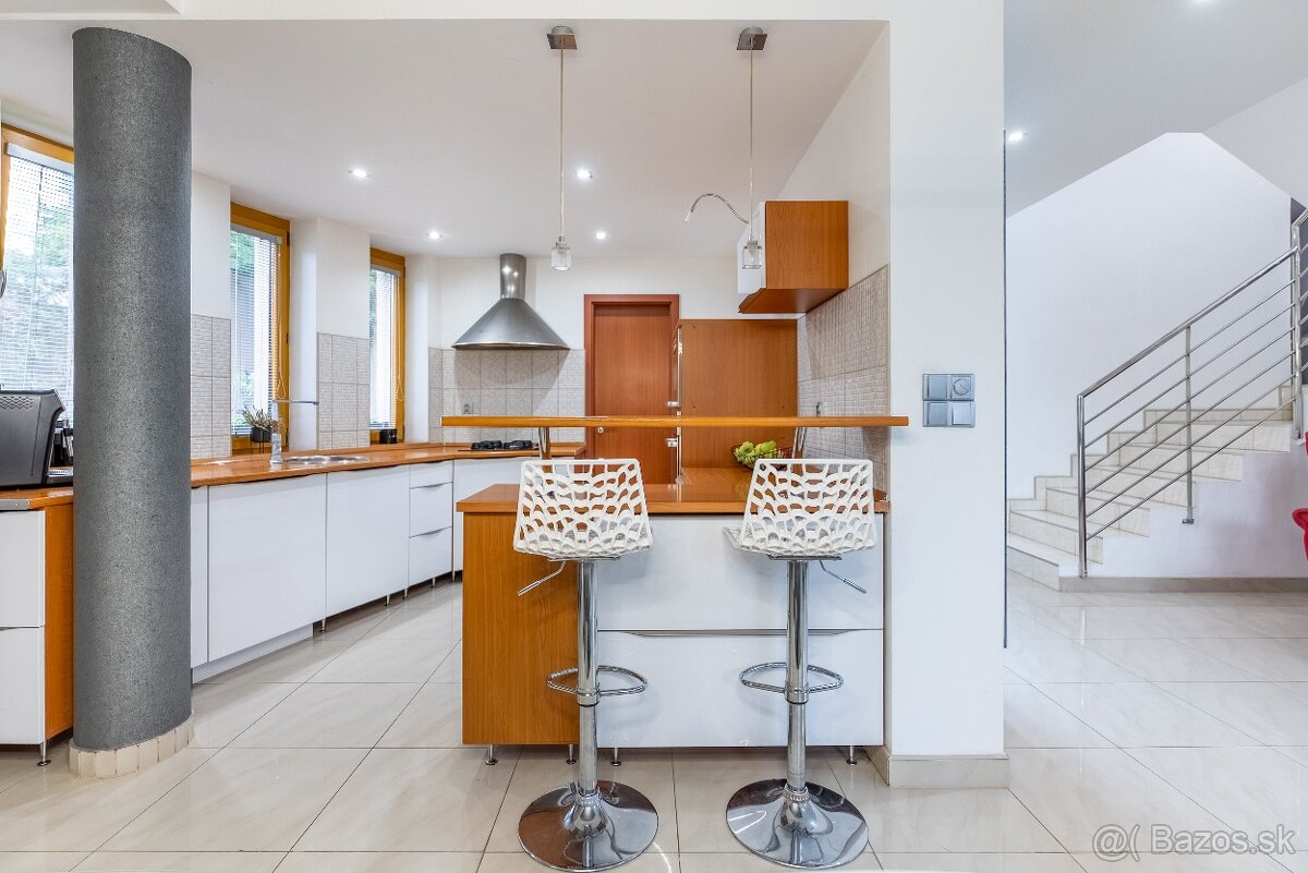 Samostatný 5 izb. rodinný dom vo výbornej lokalite v Trnave - 3