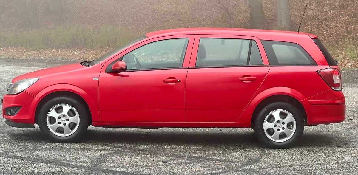 Opel Astra H 1.6l 85kW r.v 2011 - 3