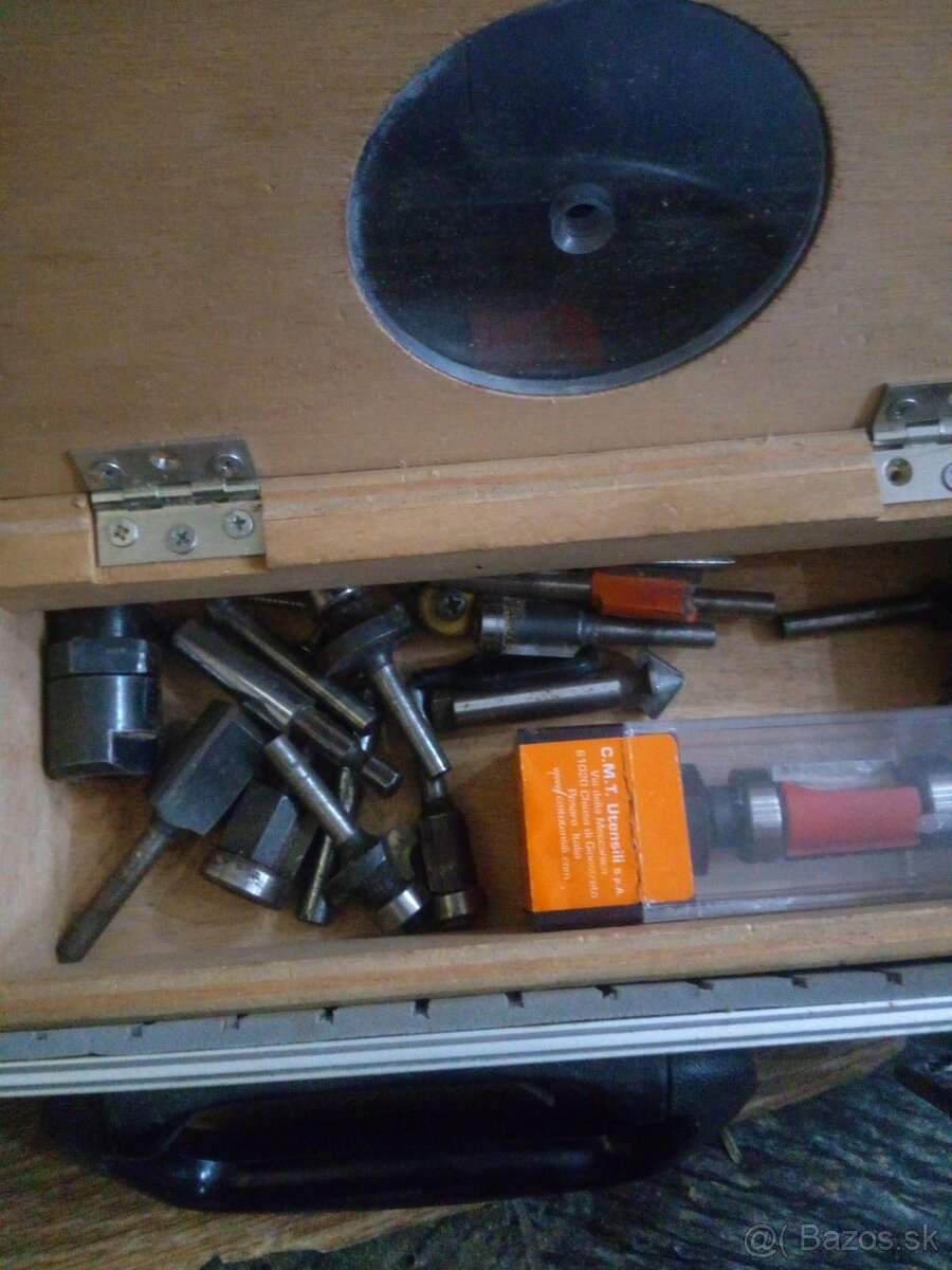 Horna fréza Ferm FBF 6E s kopec frézami. - 3