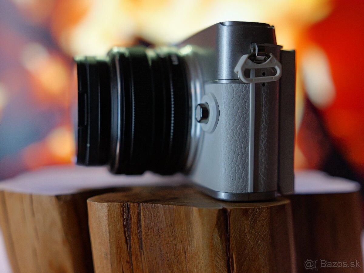 Olympus PEN E-P7 + 17mm f/1.8 - 3