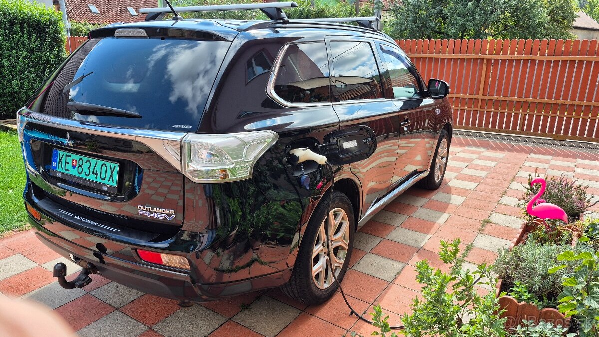 Mitsubishi Outlander PHEV 2013 Plug-in hybrid 50km EV dojazd - 3