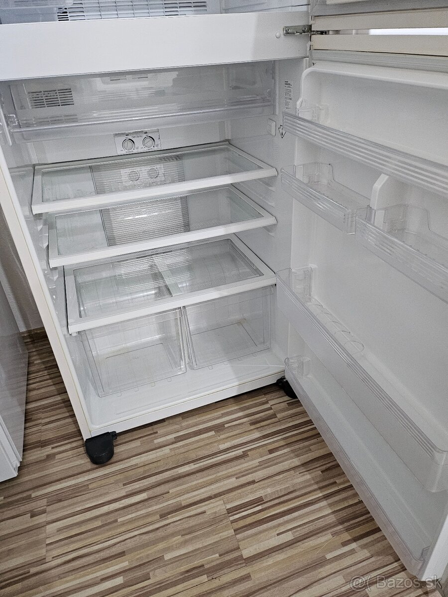 Chladnicka SHARP - 3