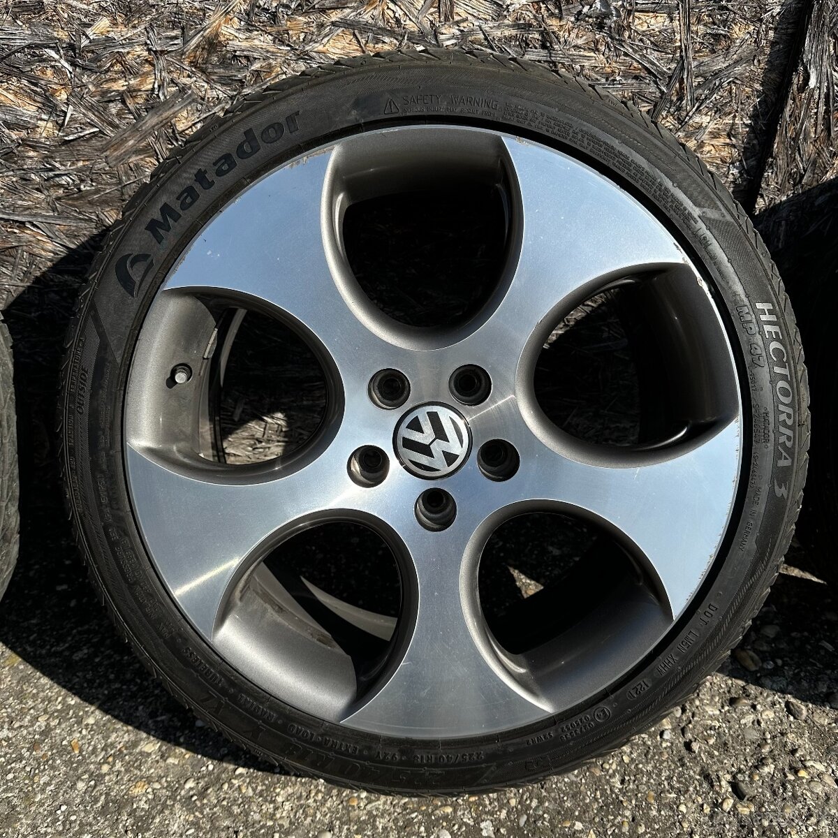 Originál VW GTI disky R18 + letné pneu - 3