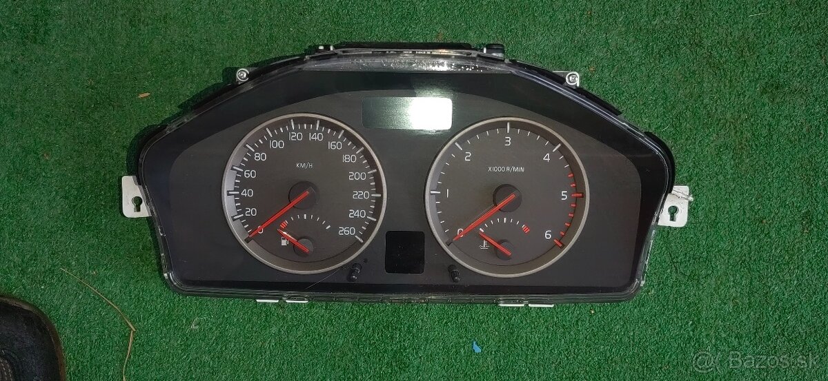 Volvo v50 2,4d D5 2007 automat - 3