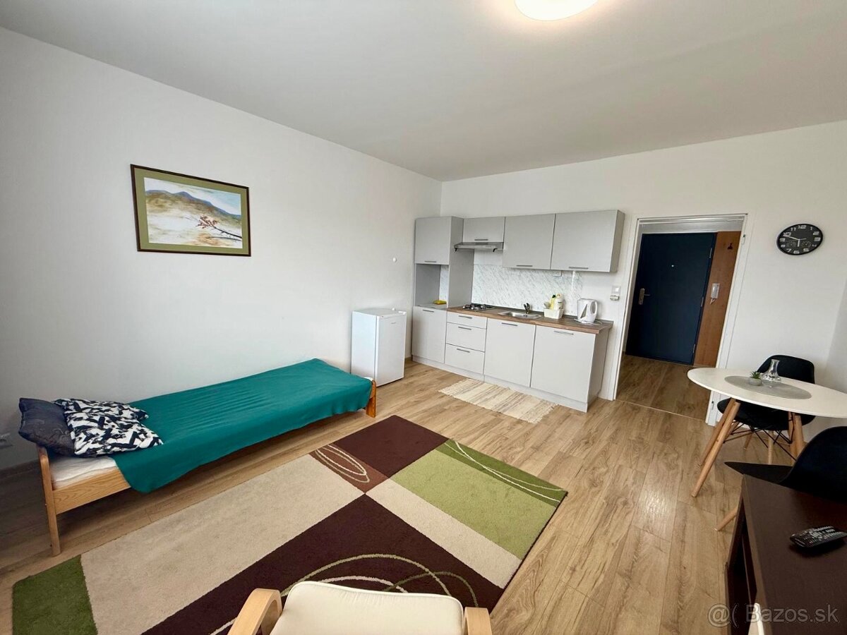 ✨🏡 PRENÁJOM | ÚTULNÁ GARSÓNKA NA SNP - 3