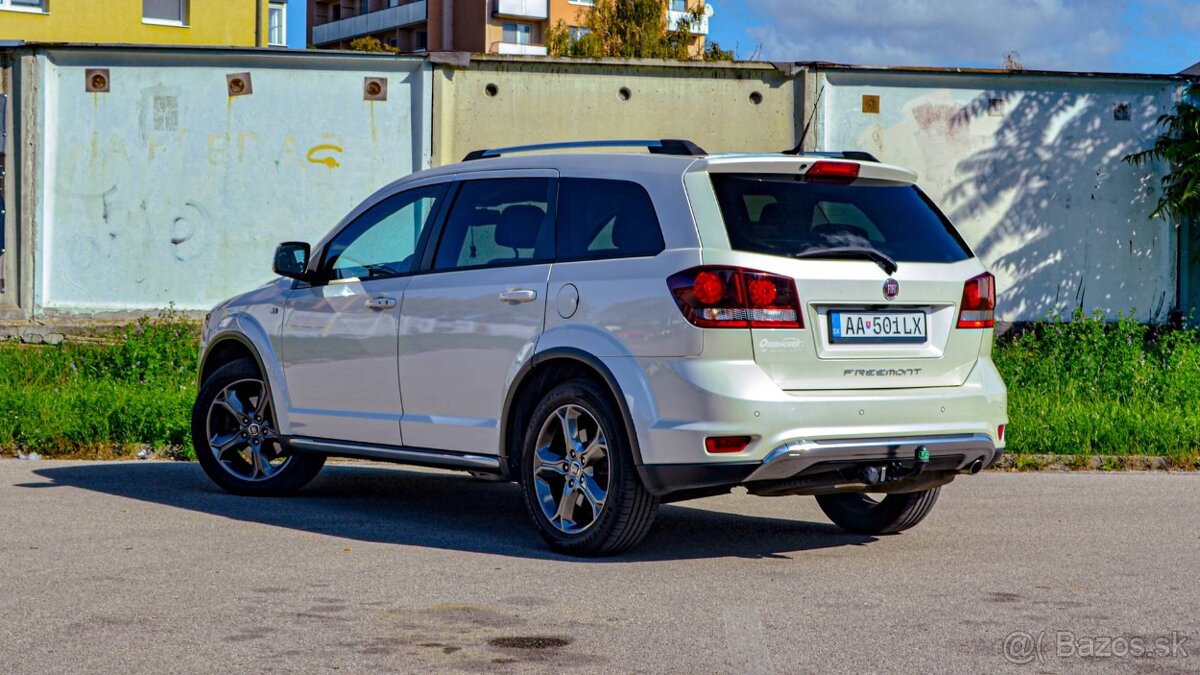 Fiat Freemont 2.0 JTD 16V MultiJet Urban Cross - 3