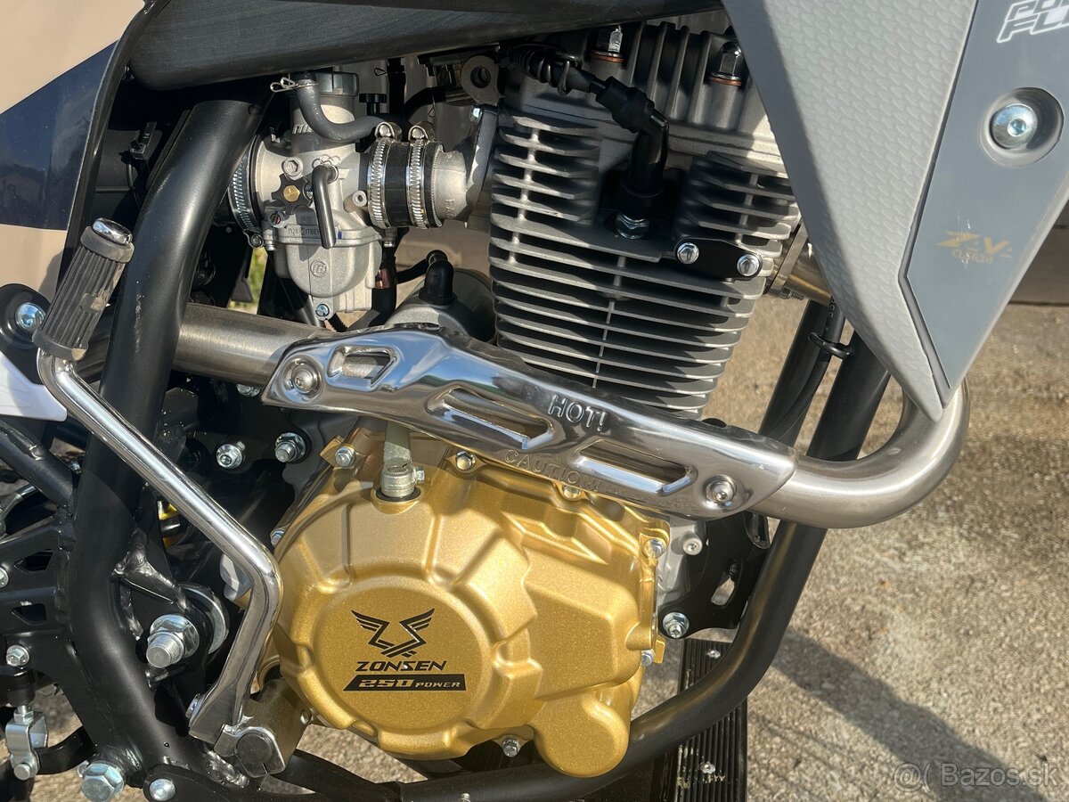 Enduro asix xb83 250cm3